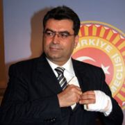  EN KİBAR, EN BEYEFENDİ MİLLETVEKİLİNE TEK DALDILAR 